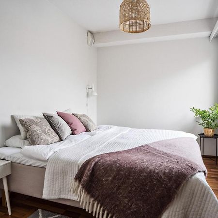 Apartment Sleepwell Tiili With Private Sauna And Parking 투르쿠 외부 사진